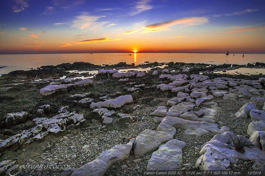 Apartmans Sun & Moon Замбратия Экстерьер фото